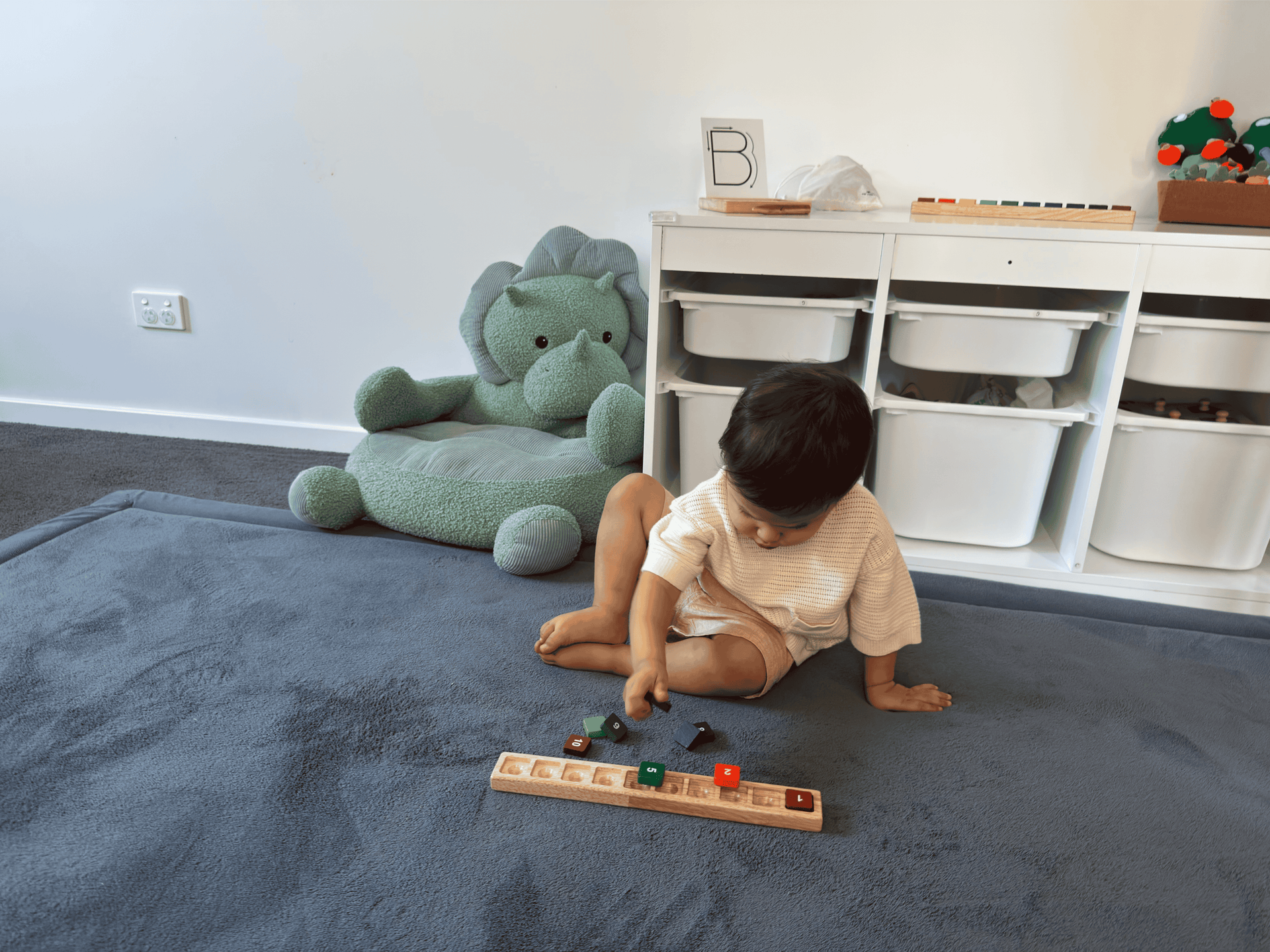 Ten Frame Counting Tray + 10 Number Tiles - Pint Sized Toys